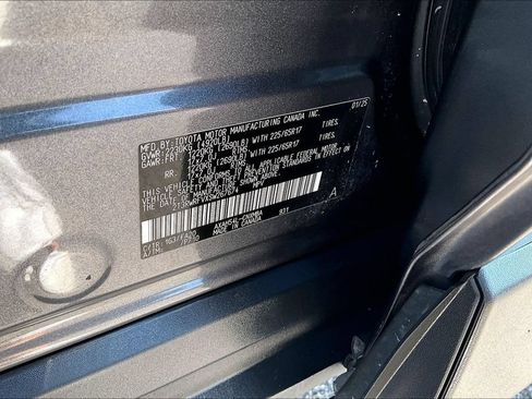 Used 2025 Toyota RAV4 XLE AWD/4WD image 35