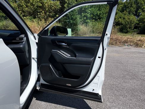 Used 2022 Toyota Highlander XSE image 33