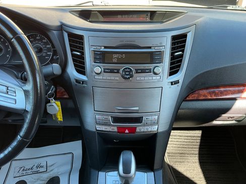 Used 2011 Subaru Legacy 2.5i Limited image 19