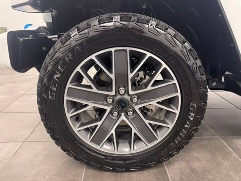 Used 2024 Jeep Wrangler High Altitude AWD/4WD image 24