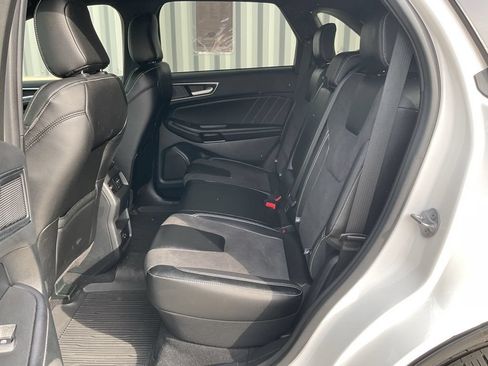Used 2022 Ford Edge ST AWD/4WD image 16