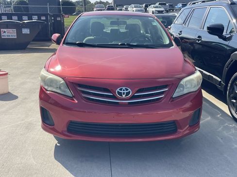 Used 2013 Toyota Corolla LE FWD image 2