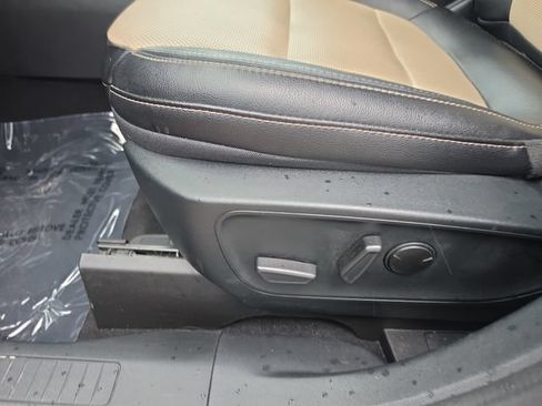 Used 2022 Ford Escape Titanium w/ Titanium Elite Package FWD image 21