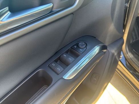 Certified 2025 Chevrolet Traverse LT image 13