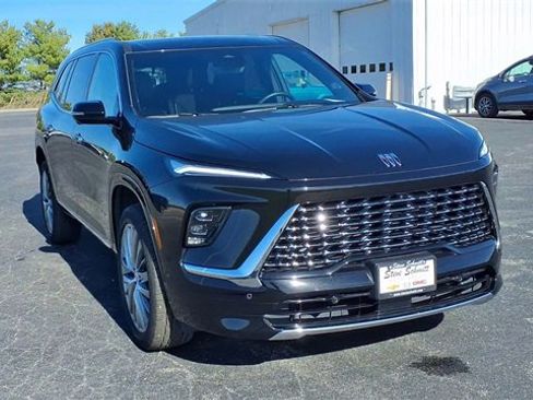 Certified 2025 Buick Enclave Avenir w/ Super Cruise Package image 2