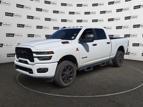 Used 2025 RAM 2500 Big Horn AWD/4WD image 2
