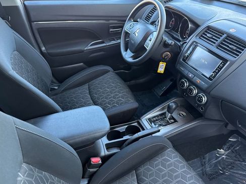 Used 2025 Mitsubishi Outlander Sport ES image 16