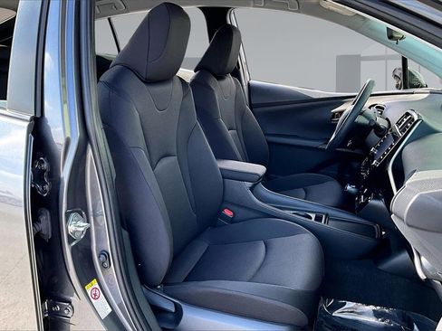 Used 2022 Toyota Prius L Eco image 27