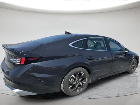 Used 2025 Hyundai Sonata SEL FWD image 4