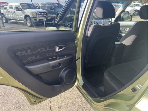 Used 2012 Kia Soul + w/ Audio Pkg image 9