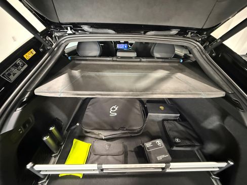 Used 2025 Lamborghini Urus SE AWD/4WD image 17