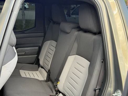 Used 2024 Toyota Tacoma TRD Sport AWD/4WD image 31