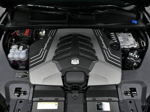 Used 2024 Lamborghini Urus Performante AWD/4WD image 37