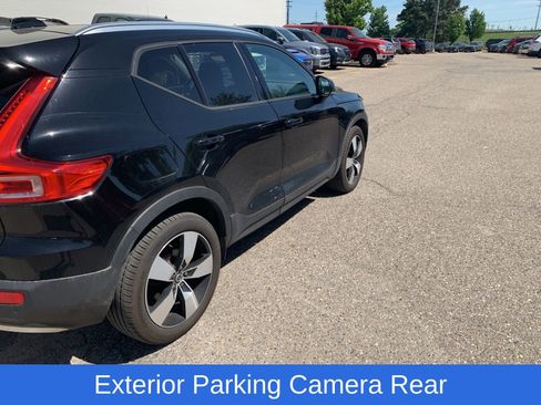Used 2022 Volvo XC40 T5 Momentum w/ Premium Package AWD/4WD image 4