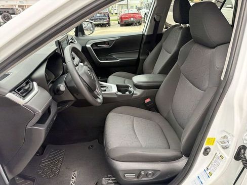 Used 2020 Toyota RAV4 XLE w/ Convenience Package AWD/4WD image 13