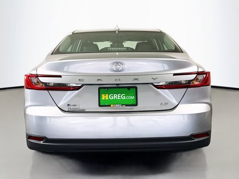 Used 2025 Toyota Camry LE FWD image 8