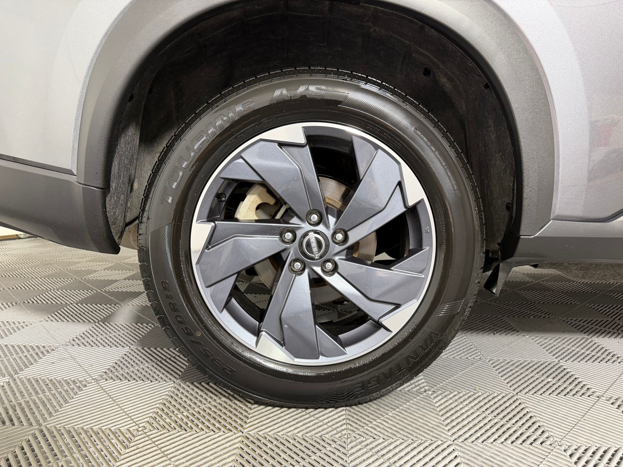 Used 2025 Nissan Rogue SV FWD image 20