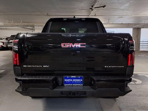 Used 2026 GMC Sierra EV Elevation AWD/4WD image 9