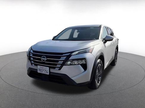 Used 2025 Nissan Rogue SV FWD image 7