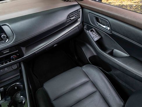 Certified 2023 Nissan Rogue SV w/ SV Premium B Package image 18