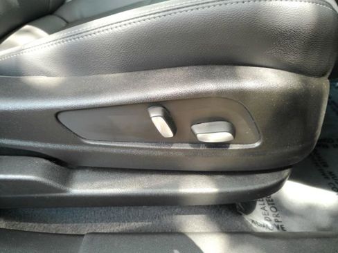 Used 2025 Cadillac XT6 Luxury FWD image 20