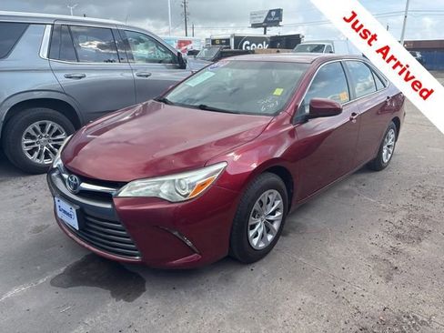 Used 2016 Toyota Camry LE FWD image 1