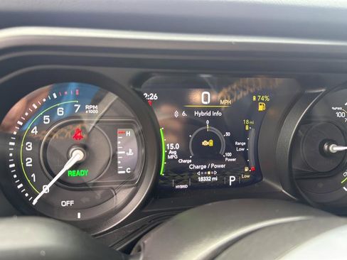 Used 2024 Jeep Wrangler Unlimited Sahara AWD/4WD image 18