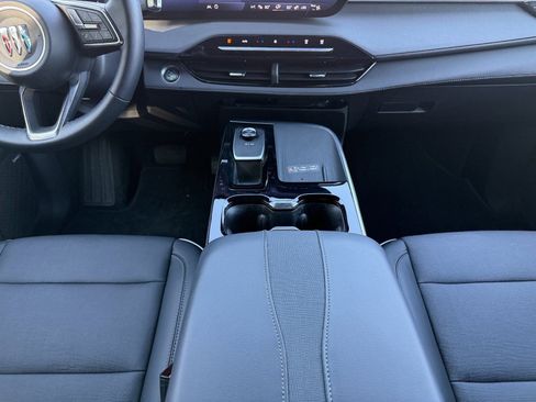 Used 2025 Buick Enclave Preferred image 18