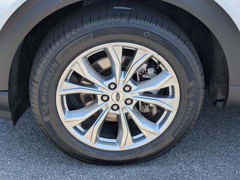 Used 2021 Ford Explorer Limited w/ Equipment Group 301A AWD/4WD image 13