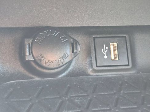 Certified 2023 Toyota RAV4 XLE Premium AWD/4WD image 31