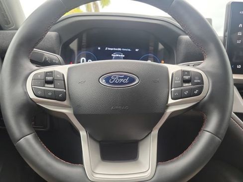 Certified 2025 Ford Explorer Active w/ Active Comfort Package RWD image 18