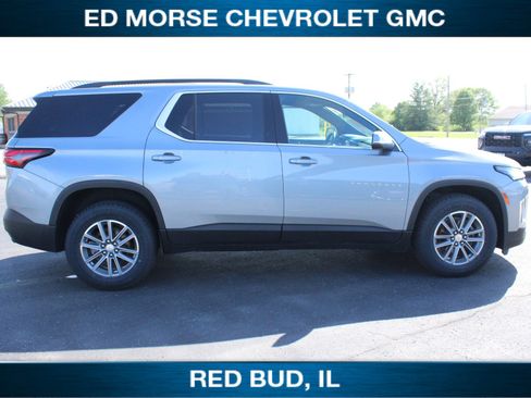 Used 2023 Chevrolet Traverse LT FWD image 2