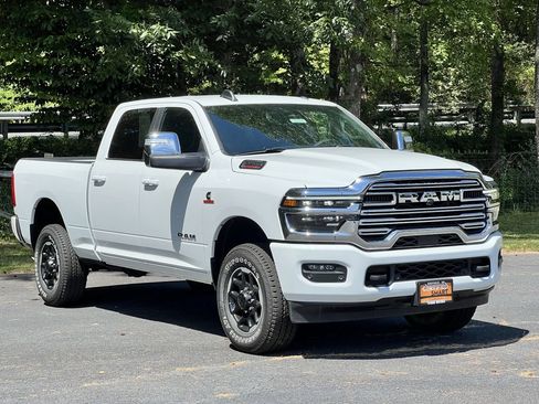 Used 2026 RAM 2500 Laramie AWD/4WD image 1
