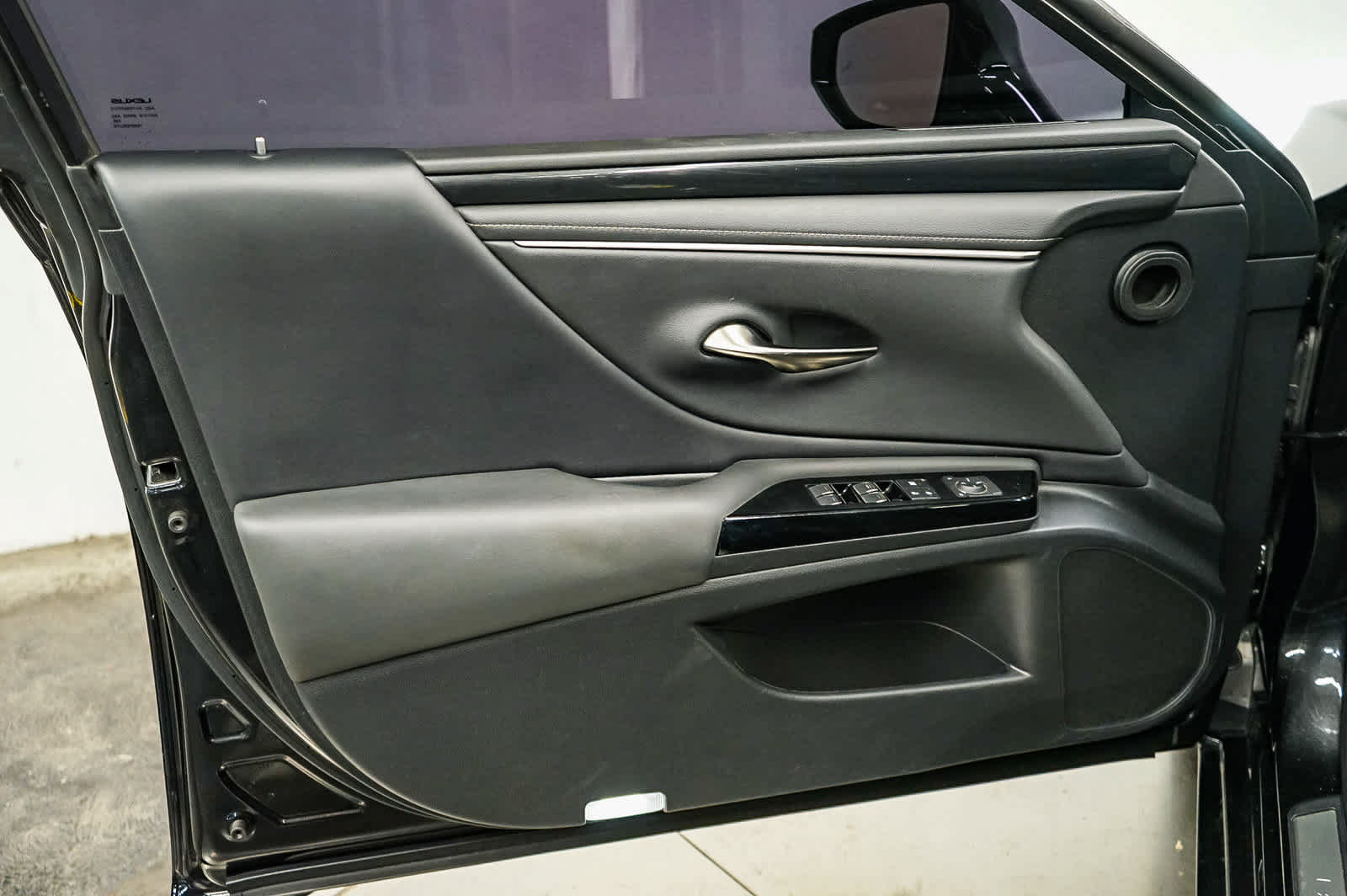 Used 2024 Lexus ES 350 w/ Accessory Package (Z2) FWD image 22