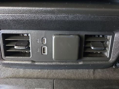 Used 2023 Chevrolet Silverado 1500 LT AWD/4WD image 20