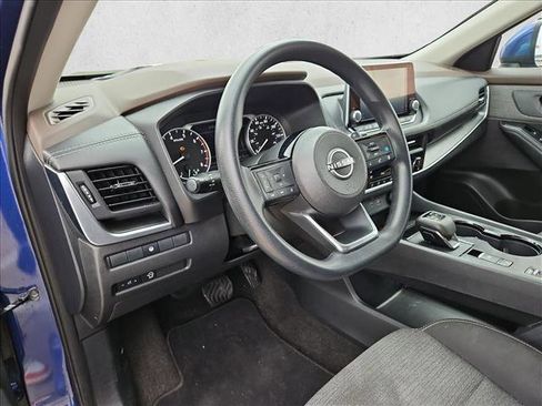 Used 2023 Nissan Rogue SV image 7