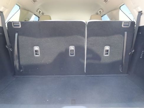 Used 2025 Nissan Pathfinder SL FWD image 22
