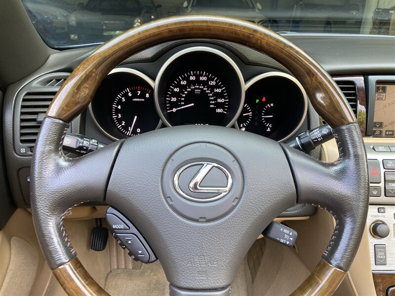 Used 2008 Lexus SC 430 Convertible RWD image 21