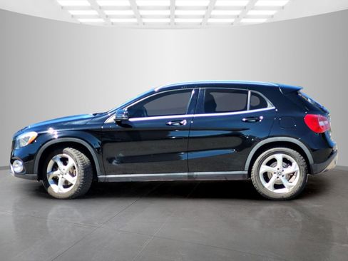 Used 2018 Mercedes-Benz GLA 250 4MATIC image 3
