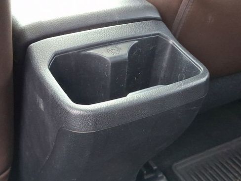 Used 2018 Toyota Tacoma Limited image 12