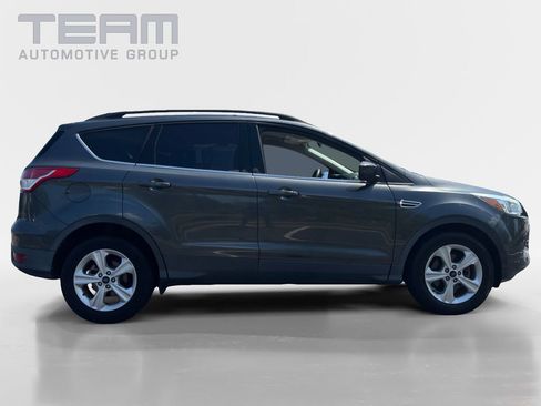 Used 2016 Ford Escape SE w/ Equipment Group 201A FWD image 8