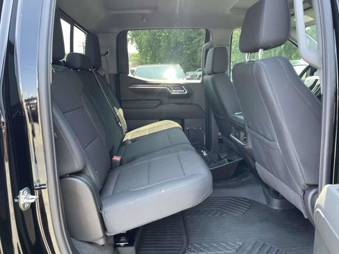 Used 2026 Chevrolet Silverado 1500 LT Trail Boss w/ Convenience Package II AWD/4WD image 16