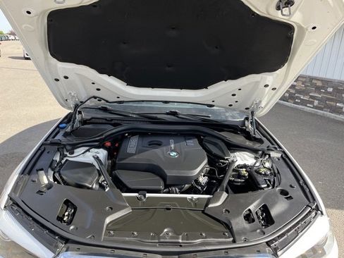 Used 2017 BMW 530i w/ Premium Package image 25