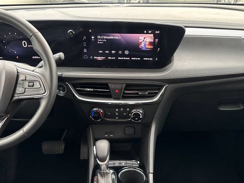 Used 2025 Buick Encore GX Preferred FWD image 24