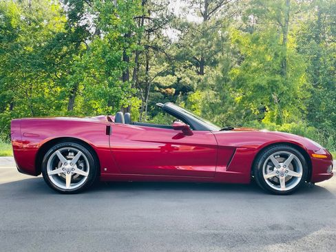 Used 2006 Chevrolet Corvette Convertible w/ Preferred Equipment Group RWD image 4
