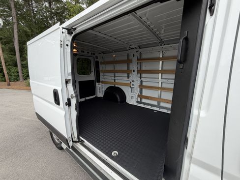 Used 2025 RAM ProMaster 2500 w/ U-Haul Equipment Group FWD image 5