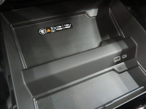 Used 2025 Chevrolet Suburban Premier image 61