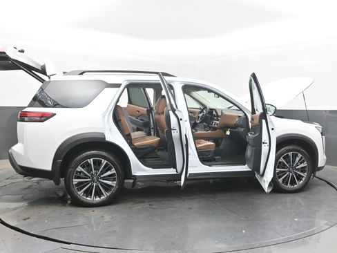 New 2026 Nissan Pathfinder Platinum AWD/4WD image 47