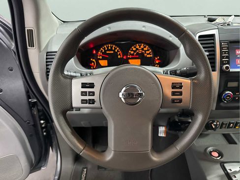 Used 2020 Nissan Frontier SV image 12