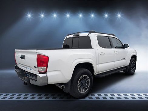 Used 2016 Toyota Tacoma SR5 image 3